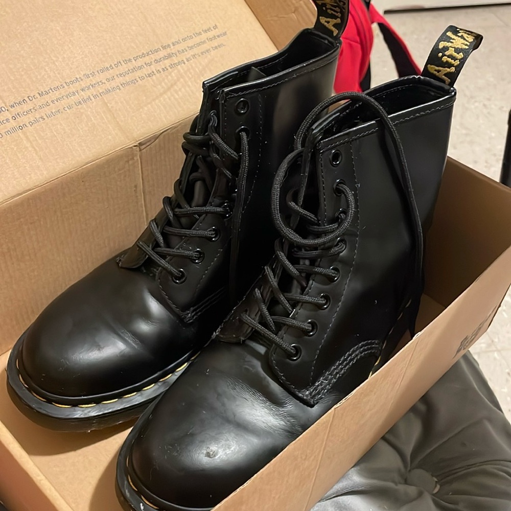 1460 SMOOTH
LEATHER LACE UP
BOOTS